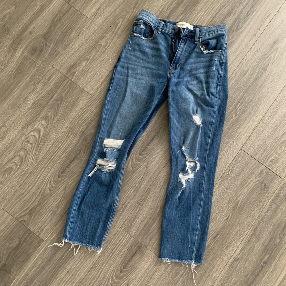 Abercrombie & Fitch Distressed Mom Jeans size 26